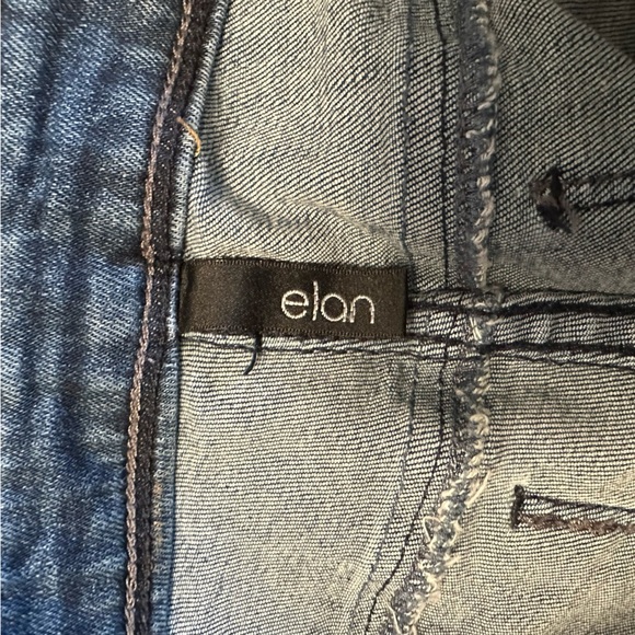 Elan | Women's Dark Blue Medium Wash Distressed Jeans Size Small - Picture 8 of 9